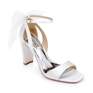 Badgley Mischka Kim White Mesh Bow Block Heel Size 9